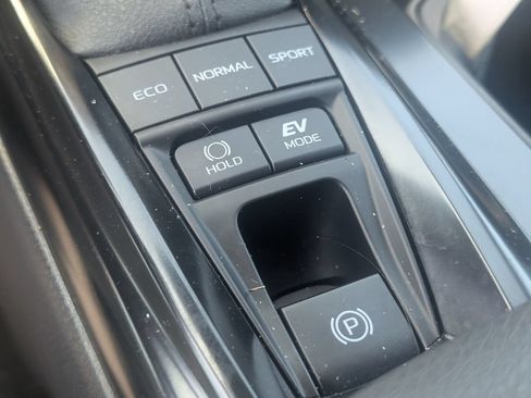 Used 2025 Toyota Camry SE AWD/4WD image 48