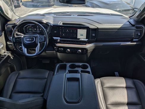 Used 2025 GMC Sierra 1500 SLT AWD/4WD image 14
