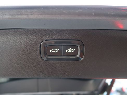 Used 2020 Volvo XC90 T5 Momentum image 41