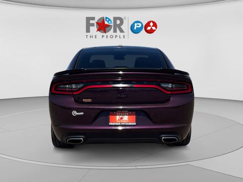 Used 2020 Dodge Charger SXT w/ Blacktop Package RWD image 4