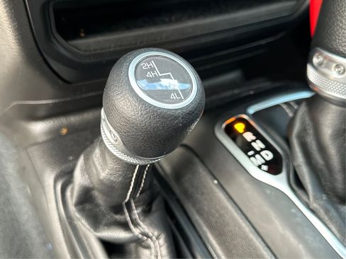 Used 2023 Jeep Gladiator Overland image 32