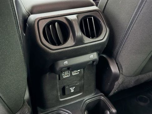 Used 2019 Jeep Wrangler Unlimited Sahara AWD/4WD image 26