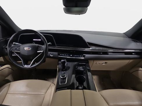Used 2024 Cadillac Escalade Premium Luxury AWD/4WD image 10