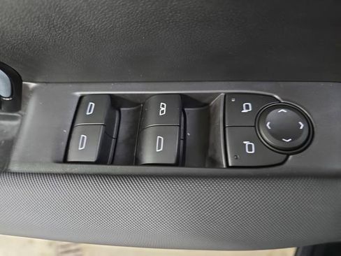 Used 2023 Chevrolet Colorado Z71 w/ Z71 Convenience Package 2 image 25