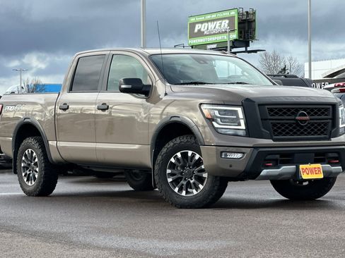 Used 2021 Nissan Titan PRO-4X w/ Pro-4x Convenience Package image 2