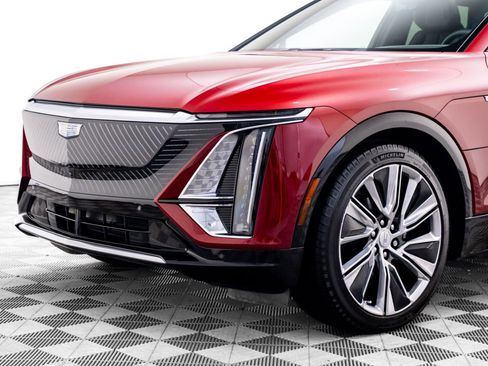 Used 2025 Cadillac Lyriq Luxury AWD/4WD image 43