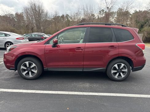 Used 2017 Subaru Forester 2.5i Limited image 2