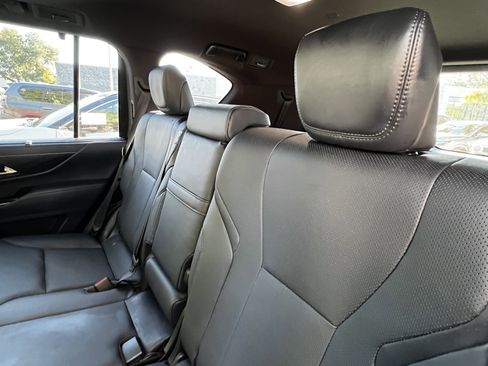 Used 2025 Lexus LX 700h Overtrail image 33