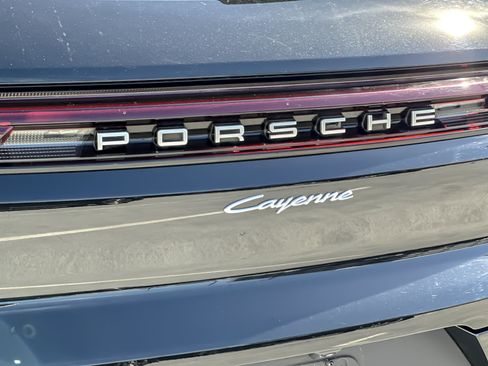 Certified 2024 Porsche Cayenne AWD/4WD image 33
