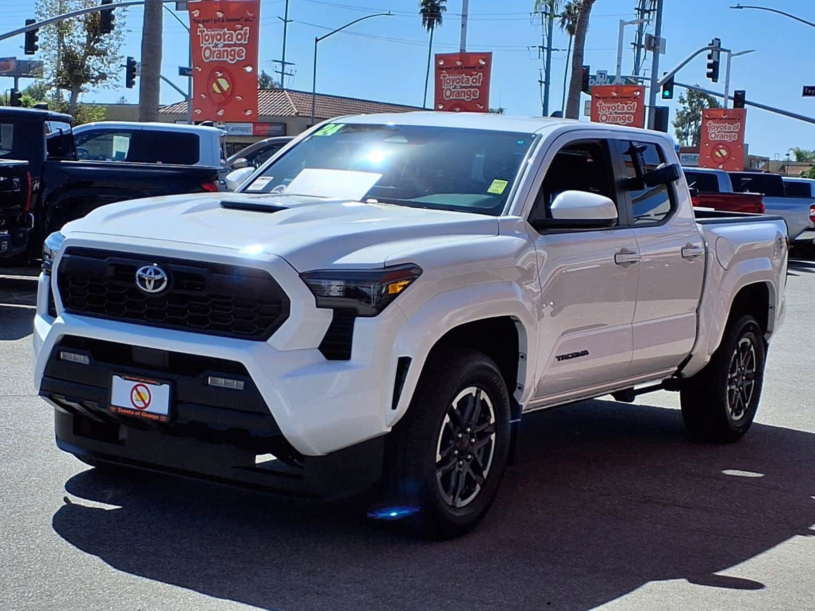 Certified 2024 Toyota Tacoma TRD Sport AWD/4WD image 3