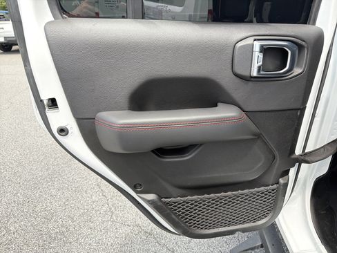 Used 2021 Jeep Wrangler Unlimited Rubicon AWD/4WD image 26