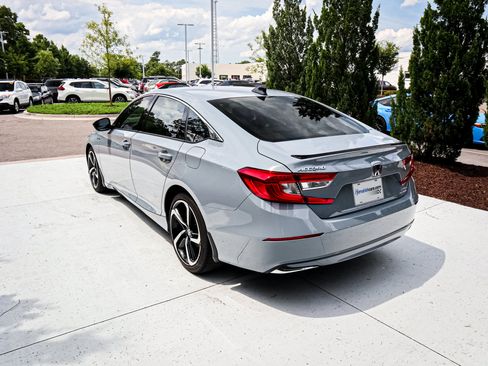 Used 2022 Honda Accord Sport image 9