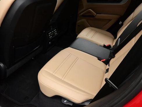 Certified 2026 Porsche Cayenne S AWD/4WD image 15
