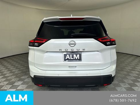 Used 2025 Nissan Rogue SV image 8
