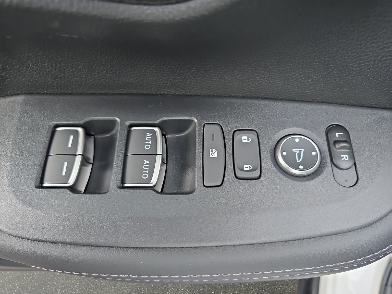 New 2027 Honda HR-V EX-L image 25