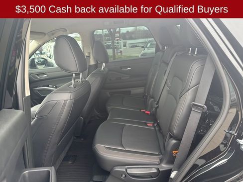 New 2026 Nissan Pathfinder SL image 26