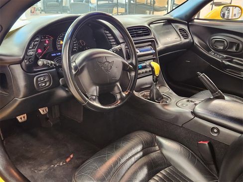 Used 2000 Chevrolet Corvette Convertible w/ Memory Pkg image 9