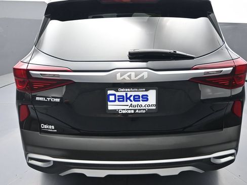 Certified 2022 Kia Seltos SX w/ Sunroof Package AWD/4WD image 36