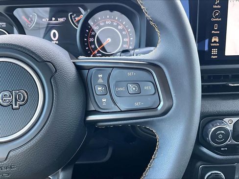 Used 2024 Jeep Wrangler Willys image 22