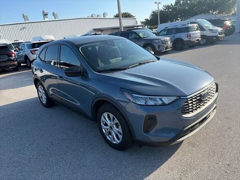 Used 2025 Ford Escape Active w/ Tech Pack #1 FWD image 3