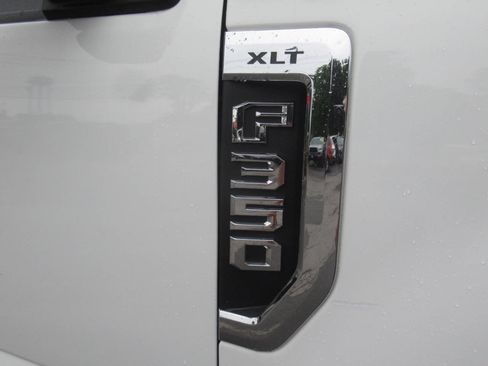 Used 2022 Ford F350 XLT w/ XLT Value Package AWD/4WD image 6