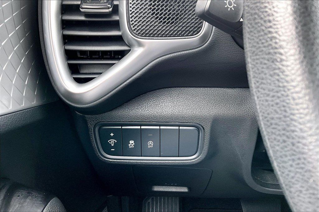 Used 2023 Kia Soul LX w/ Option Group 015 FWD image 15