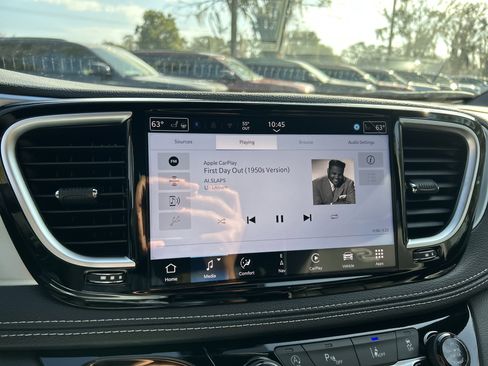 New 2026 Chrysler Pacifica Limited image 29