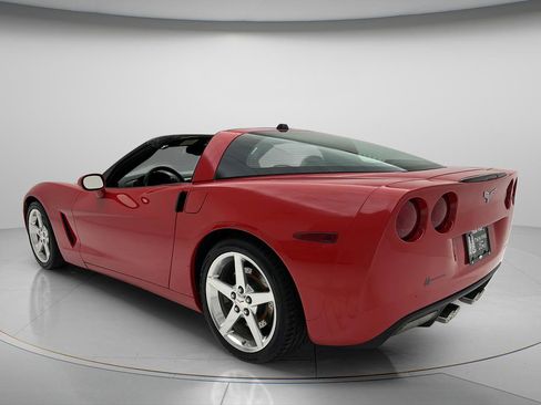 Used 2005 Chevrolet Corvette Coupe w/ Preferred Equipment Group RWD image 10