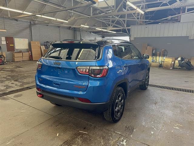 Used 2022 Jeep Compass Trailhawk AWD/4WD image 5