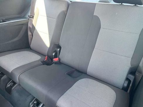 Used 2020 Chevrolet Traverse LT FWD image 28