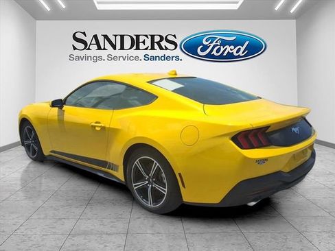 Used 2024 Ford Mustang Premium image 4