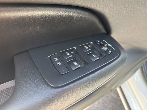 Used 2024 Volvo S60 B5 Plus image 18