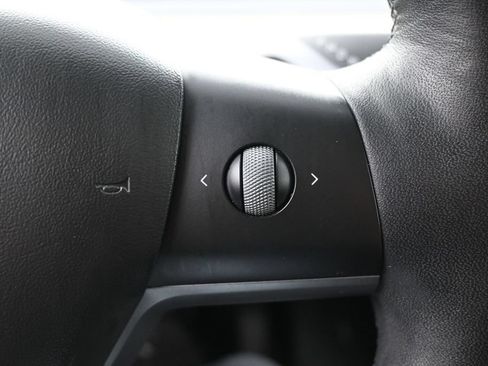 Used 2021 Tesla Model Y Long Range AWD/4WD image 19