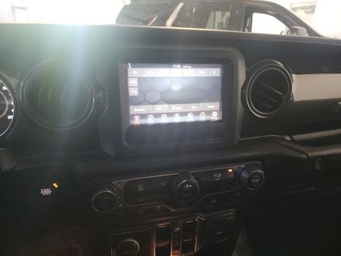 Used 2022 Jeep Wrangler Unlimited Sport AWD/4WD image 25