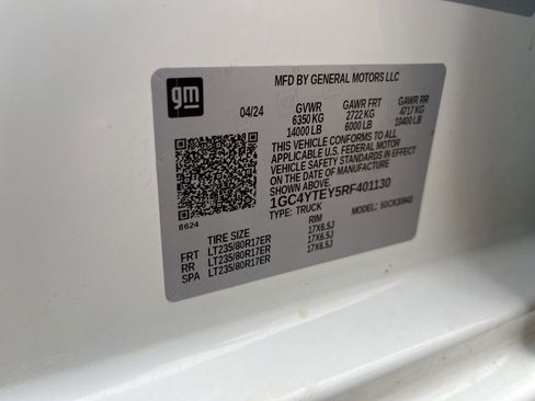 Used 2024 Chevrolet Silverado 3500 LT w/ Convenience Package image 23