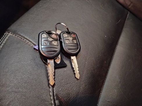 Used 2014 Ford Taurus SEL w/ Equipment Group 201A FWD image 10