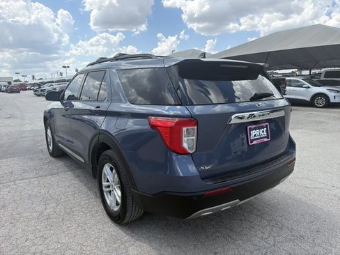 Used 2021 Ford Explorer XLT w/ Equipment Group 202A RWD image 3