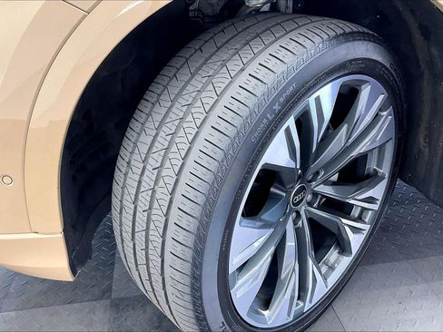Used 2024 Audi Q8 Premium Plus AWD/4WD image 32