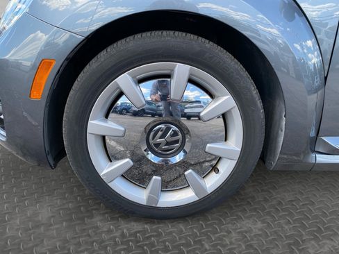 Used 2019 Volkswagen Beetle 2.0T SE FWD image 31
