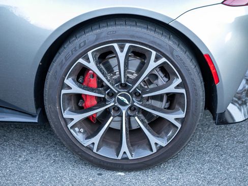 Used 2019 Aston Martin V8 Vantage Coupe image 14