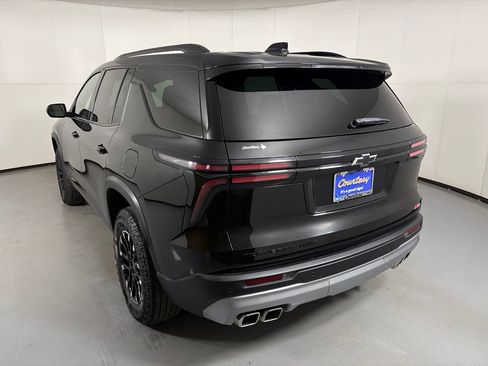 Used 2025 Chevrolet Traverse Z71 AWD/4WD image 6