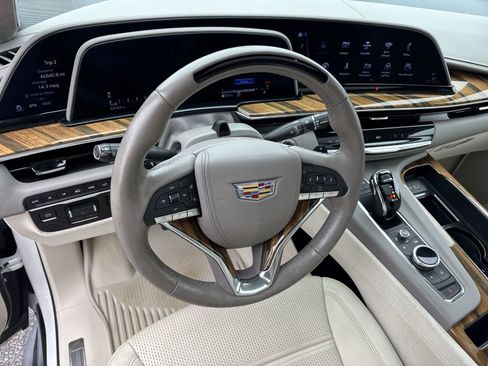 Used 2023 Cadillac Escalade ESV Sport Platinum image 18