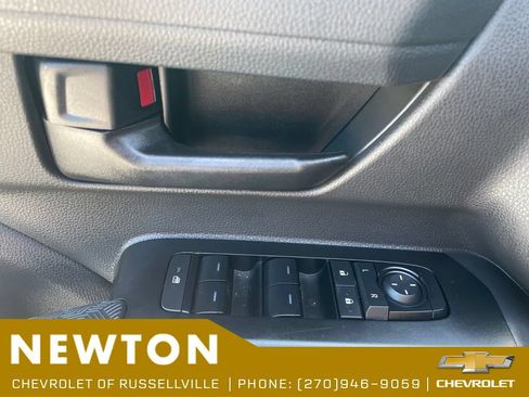 Used 2025 Toyota Tacoma SR5 RWD image 9