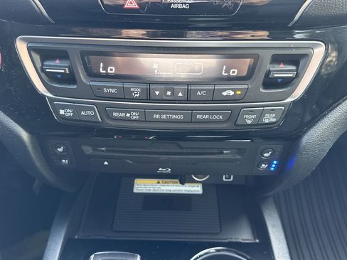 Used 2022 Honda Pilot Elite image 19