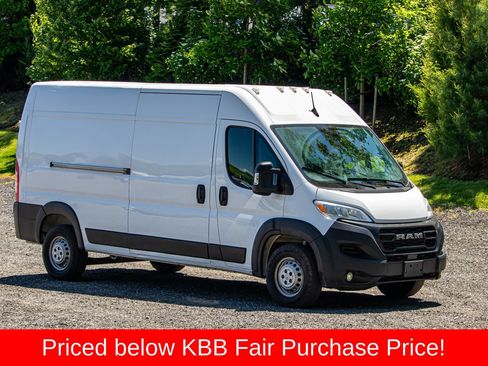 Used 2024 RAM ProMaster 2500 w/ Convenience Group FWD image 11