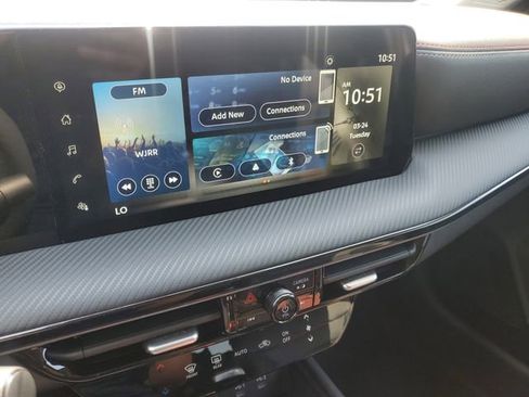 Certified 2025 Nissan Kicks SR FWD image 24