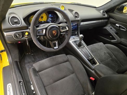 Used 2018 Porsche 718 Cayman GTS RWD image 18