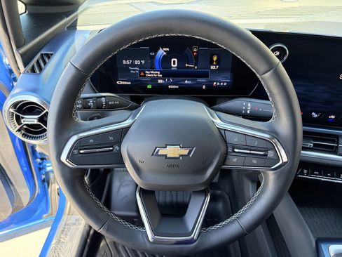 Used 2024 Chevrolet Equinox EV LT FWD image 23