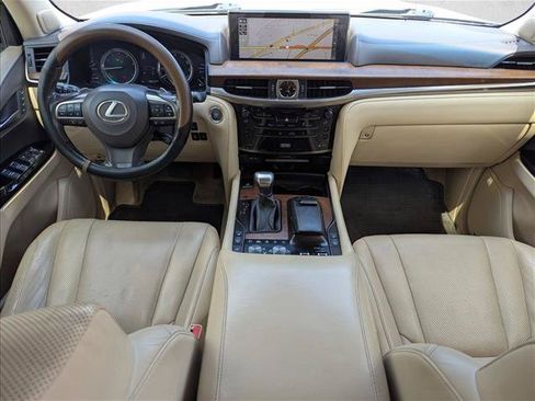 Used 2016 Lexus LX 570 4WD w/ Luxury Package image 17
