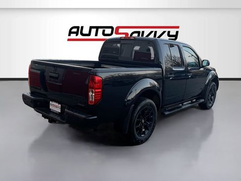 Used 2021 Nissan Frontier SV w/ Midnight Edition Floor Mats image 7